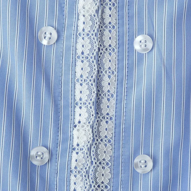 Damen Gestreifte Kurzbluse mit Spitzenbesatz und Doppelknopfleiste Drune