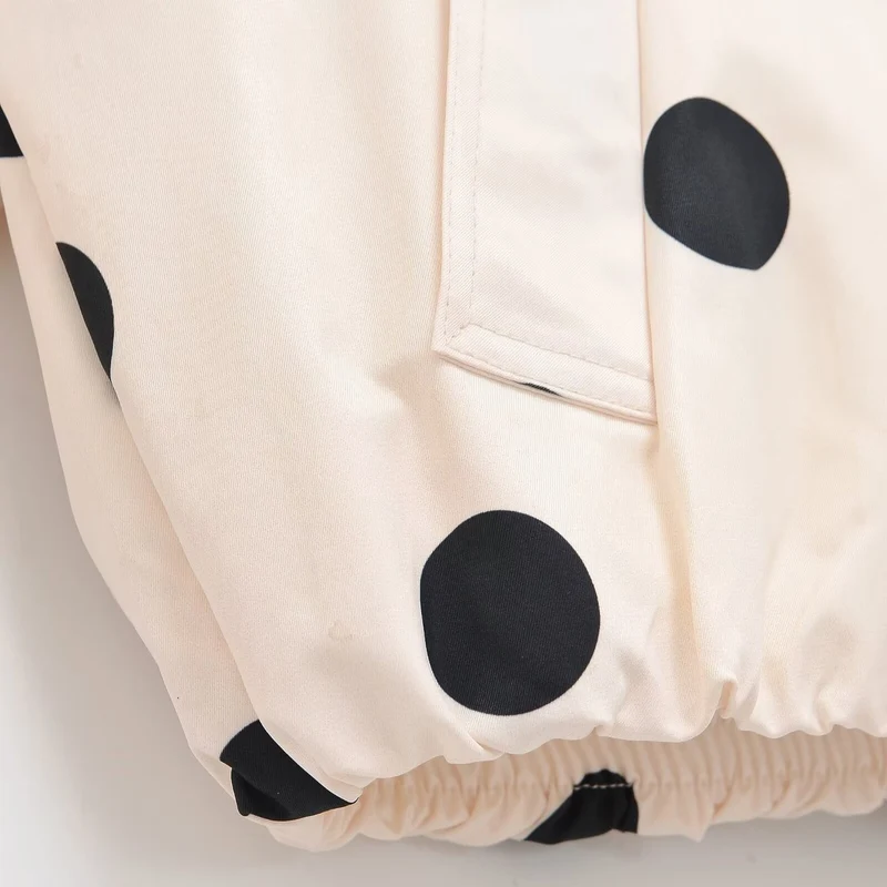 Damen Gepunktete Cropped-Boxy-Übergangsjacke mit hohem Funnelkragen und Eingrifftaschen Drune