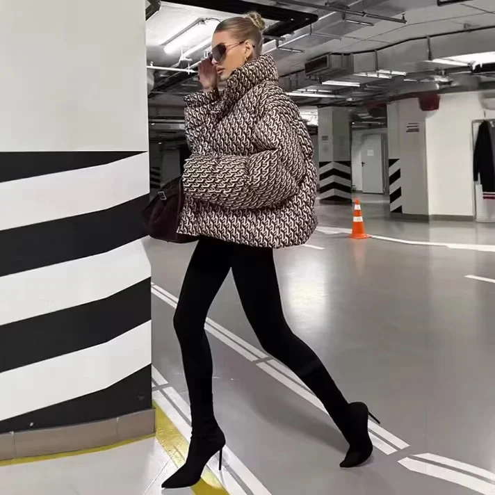 Damen Gemusterte Steppjacke mit hohem Stehkragen und leichter Daunenoptik Drune