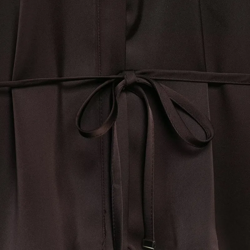 Damen Fließende Satin-Hemdbluse mit Tunnelzugtaillierung und verdeckter Knopfleiste Drune