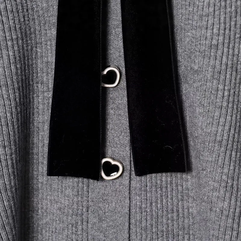Damen Feinstrick-Cardigan mit V-Ausschnitt, Samtschleife und Herzknöpfen Drune