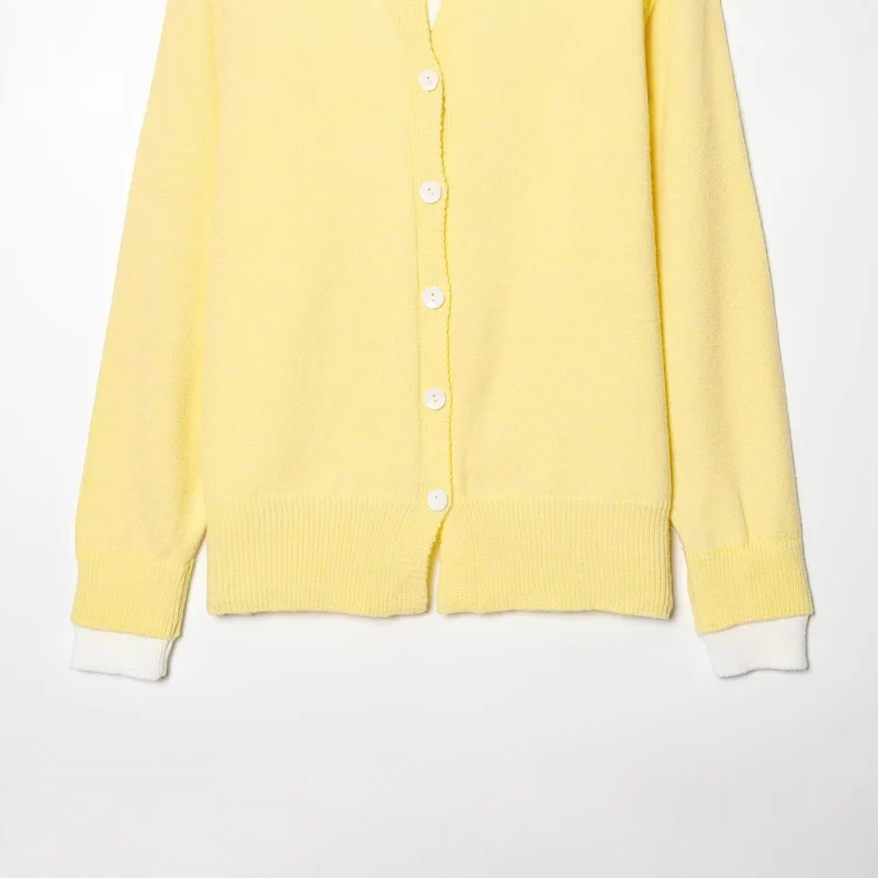 Damen Feinstrick-Cardigan mit integrierter Kontrast-Kapuze und durchgehender Knopfleiste Drune