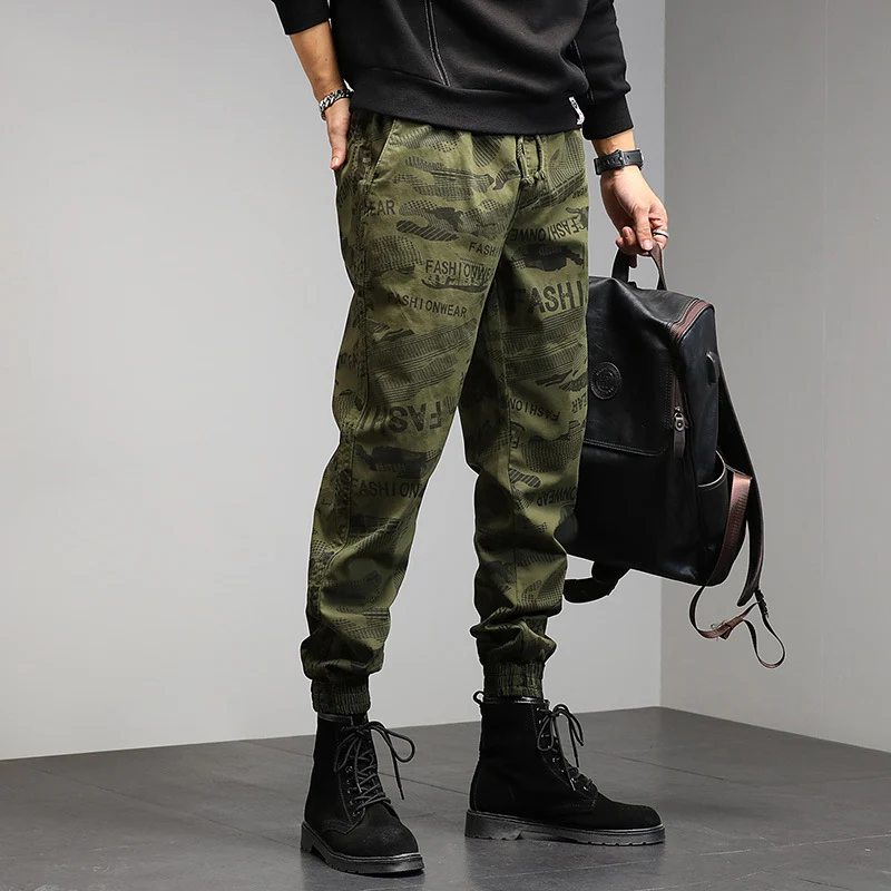 Herren Camouflage-Joggerhose mit Tunnelzug, elastischen Bündchen und Statement-Prints Drune