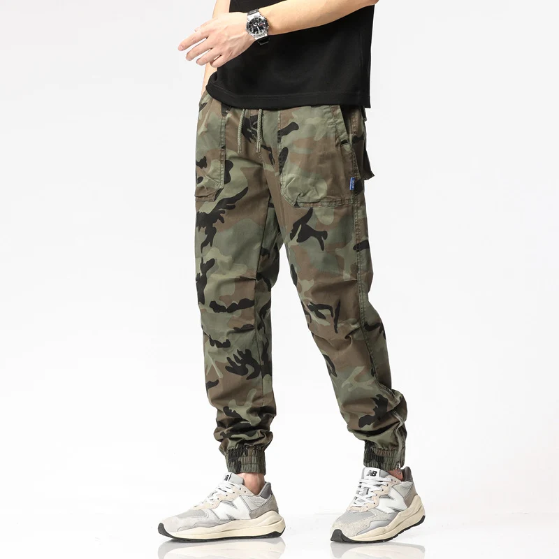 Herren Camouflage-Cargo-Joggerhose mit Tunnelzug, Mehrfachtaschen und gerippten Beinabschlüssen Drune