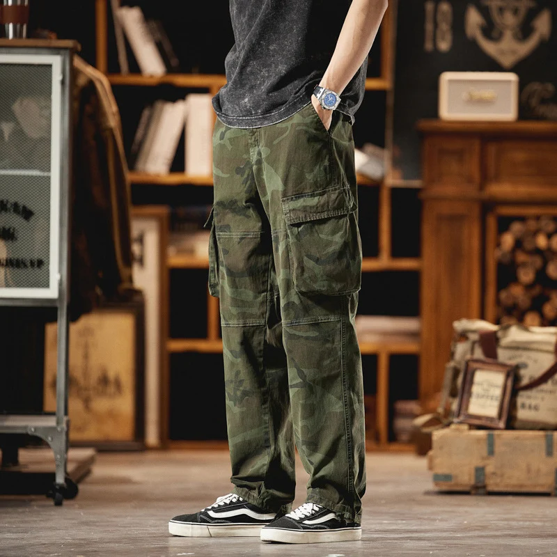 Herren Relaxed-Fit Camouflage-Cargohose mit seitlichen Klappentaschen und Kordelabschlüssen Drune