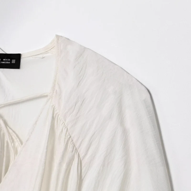 Damen Boho-Bluse mit Smock-Taillenbund, V-Ausschnitt und Ballonärmeln Drune
