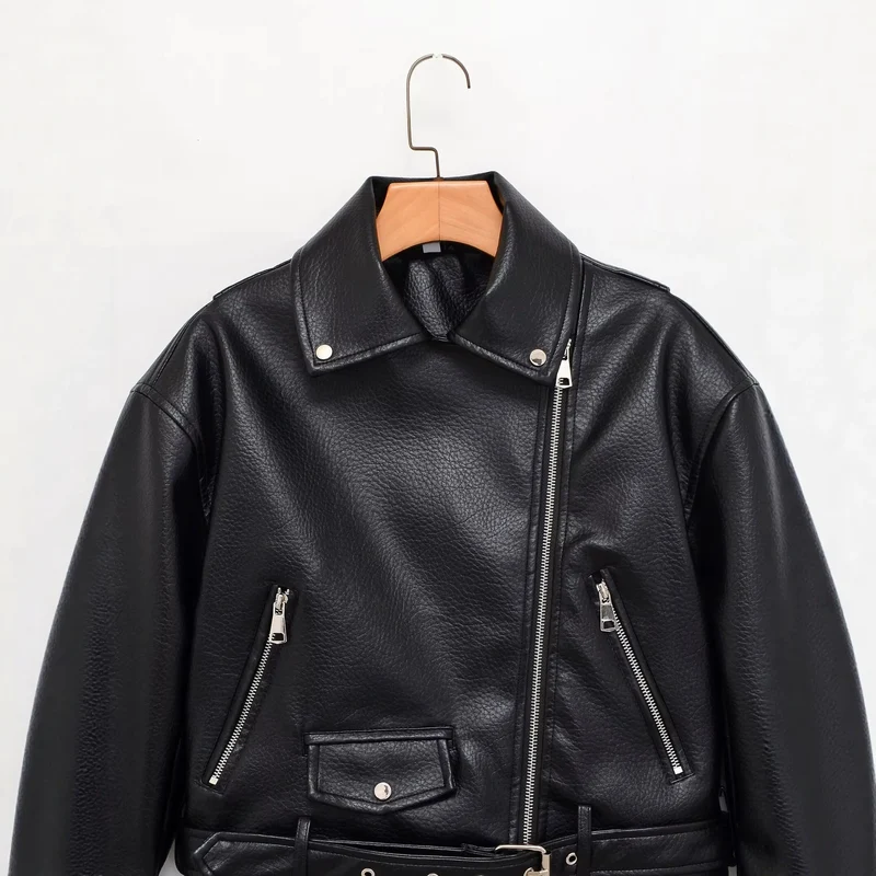 Damen Bikerjacke aus veganem Lederimitat mit asymmetrischem Reißverschluss und Taillengürtel Drune