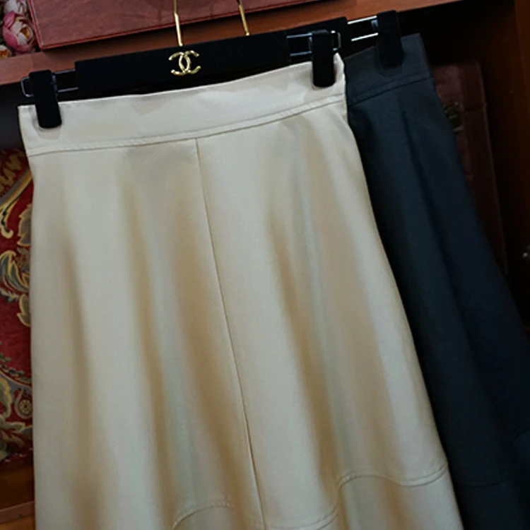 Damen Eleganter, schwingender Lederrock Drune