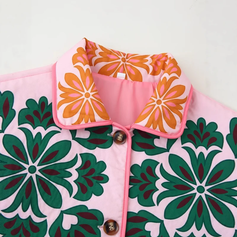Damen 10+ gequiltete Steppjacke mit folklorischem Blumenprint und aufgesetzten Taschen Drune