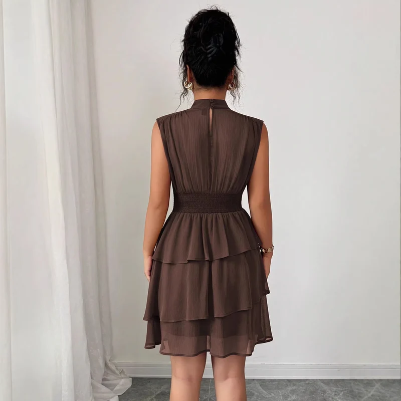 Damen Ärmelloses Chiffon-Stufenkleid mit Stehkragen und taillierter Raffung Drune
