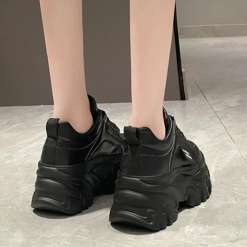 Bequeme Und Klobige Plateau-Sneakers