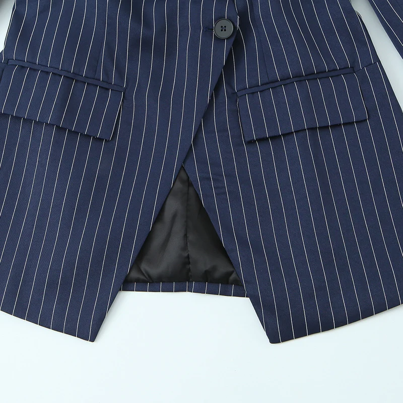 Damen Eleganter Nadelstreifen-Blazer mit asymmetrischem Revers und Pattentaschen Drune