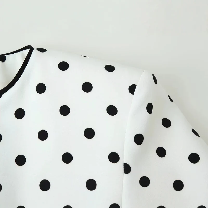 Damen Cropped‑Übergangsjacke im Polka‑Dot‑Design mit rundem Ausschnitt und kontrastierter Blendenverarbeitung Drune