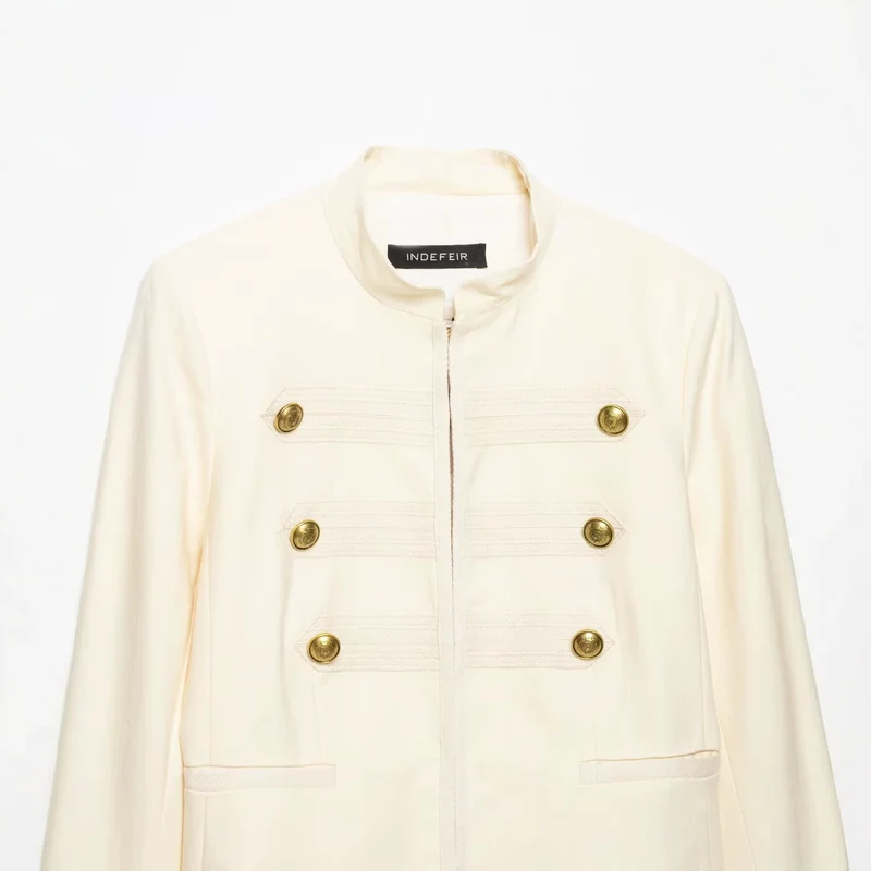 Damen Cropped Militärblazer mit Stehkragen, Zierstreifen und goldenen Statementknöpfen Drune