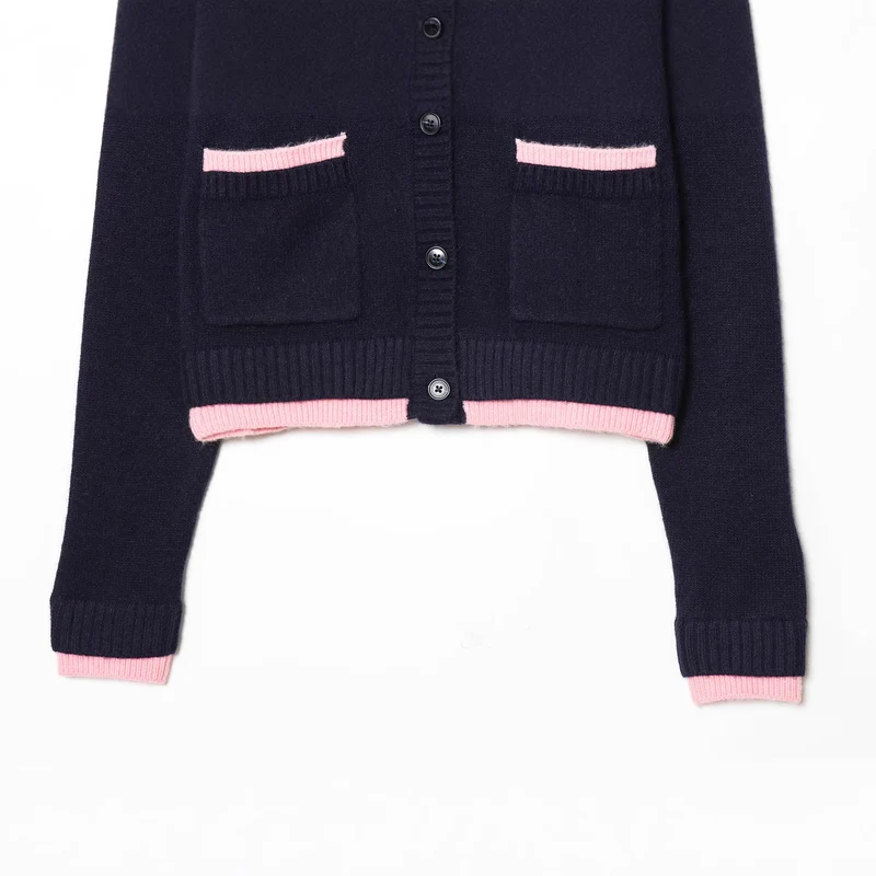 Damen Kurzer Boxy-Strickcardigan mit aufgesetzten Taschen und kontrastierenden Bündchen Drune