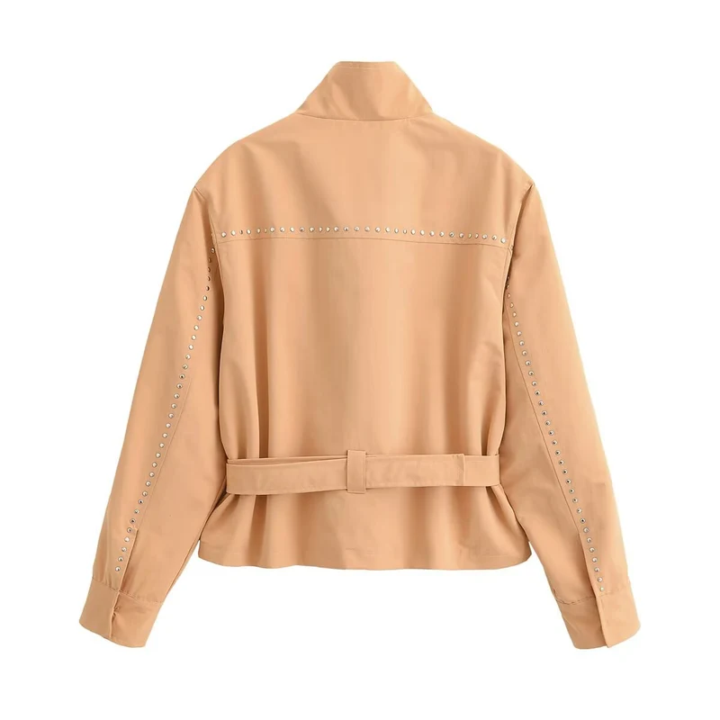 Damen Kurze taillierte Jacke mit Nietenbesatz und Bindegürtel Drune