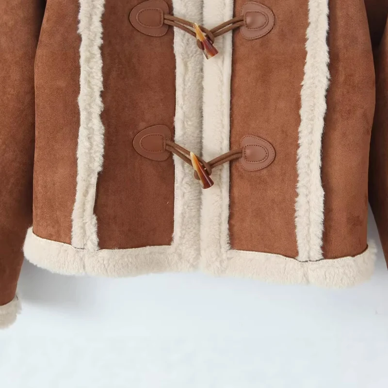 Damen Kurze Lammfelloptik-Jacke im Shearling-Look mit Knebelverschluss und Kontrastbesatz Drune