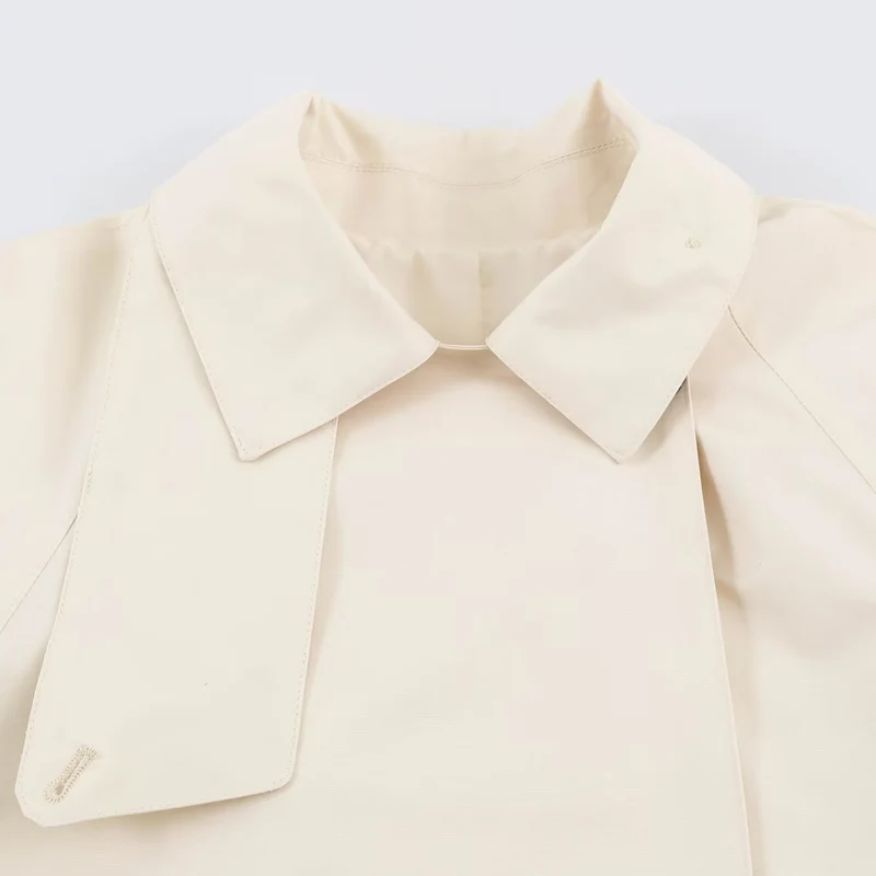 Damen Kurzer Boxy‑Trench mit Schluppe und Knopfmanschetten Drune