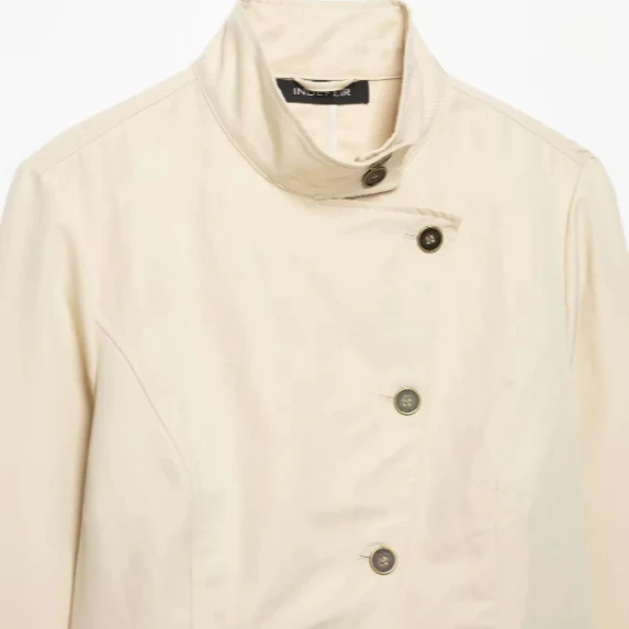 Damen Kurze taillierte Freizeitjacke im Blousonstil mit asymmetrischer Knopfreihe und Stehkragen Drune