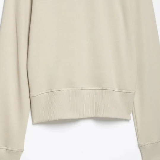 Damen Kurze Sweatjacke aus Feinsweat mit Stehkragen und dekorativer Kordelapplikation Drune