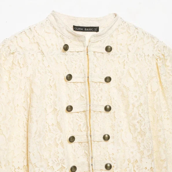 Damen Kurze Spitzenjacke im Military‑Look mit Stehkragen und Zierknopfleiste Drune