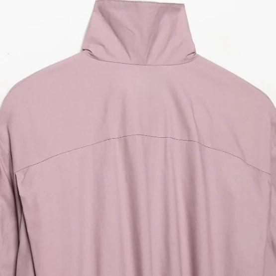 Damen Kurzblouson im Boxy‑Cut mit hohem Stehkragen, verdecktem Reißverschluss und elastischem Saum Drune