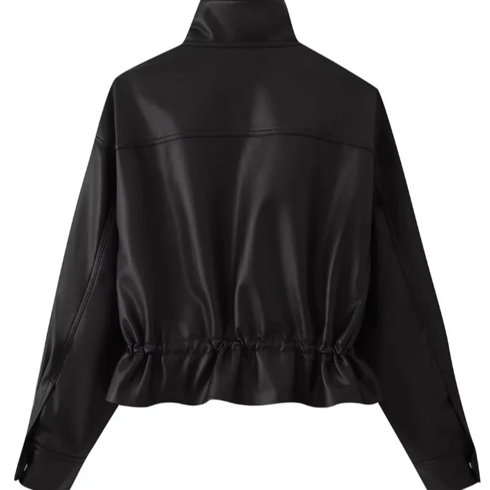 Damen Kurz geschnittener Kunstleder-Blouson mit hohem Stehkragen, Brustpatten und Tunnelzug Drune