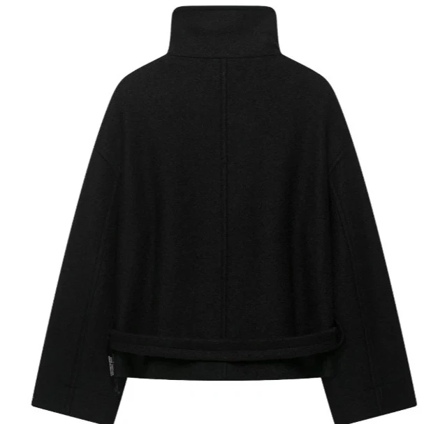 Damen Kurz geschnittener Duffle‑Cape‑Mantel mit hohem Funnelkragen, Knebelverschlüssen und Bindegürtel Drune