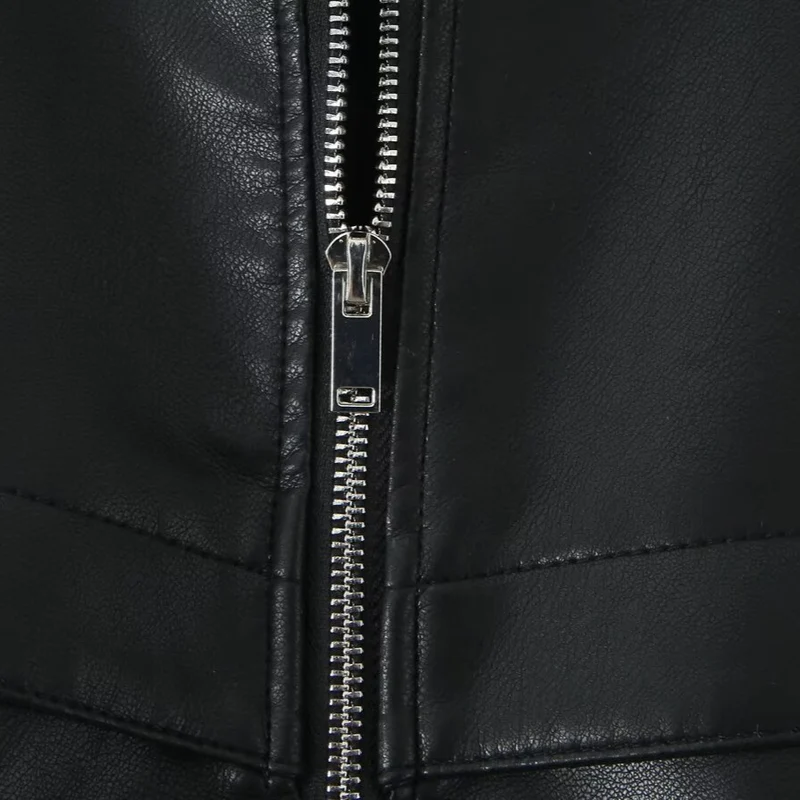 Damen Cropped Jacke im futuristischen Biker-Look aus veganer Lederoptik mit hohem Stehkragen und elastischem Saum Drune