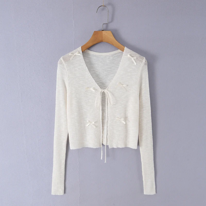 Damen Cropped-Feinstrick-Cardigan mit V-Ausschnitt, Bindeband und Zierschleifen Drune