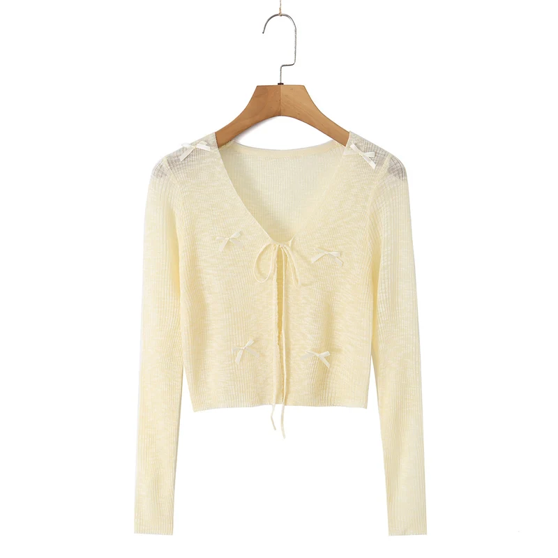 Damen Cropped-Feinstrick-Cardigan mit V-Ausschnitt, Bindeband und Zierschleifen Drune