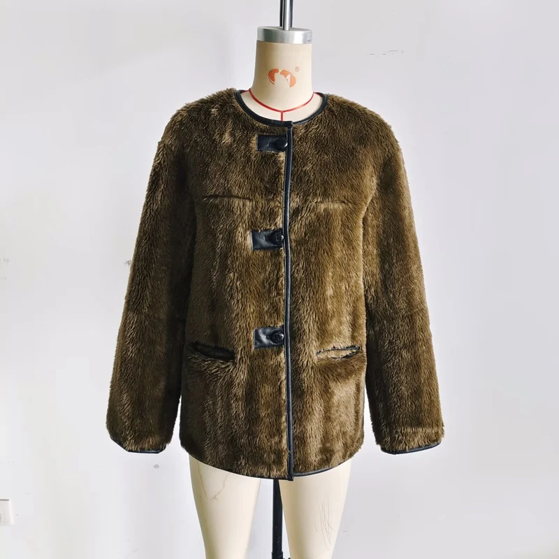 Damen Boxy-Teddyjacke im Faux-Shearling mit Rundhals, Knopfverschluss und Lederpaspeln Drune