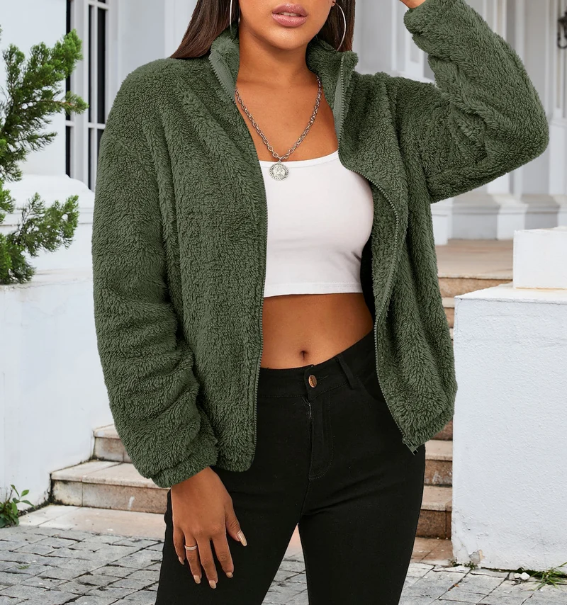 Damen Kuschelige Kurzjacke aus Plüsch mit hohem Kragen und seitlichen Taschen Drune