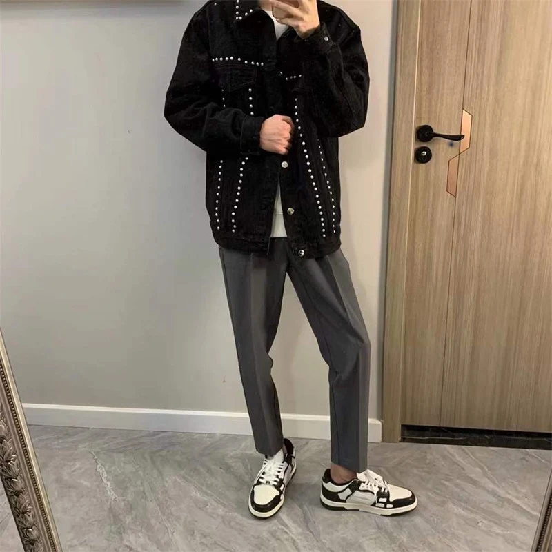 Herren Modische Jeansjacke mit Nieten Drune