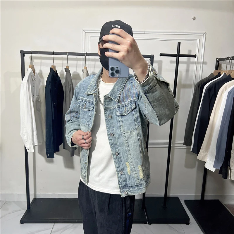 Herren Modische Jeansjacke mit kreativen Applikationen Drune