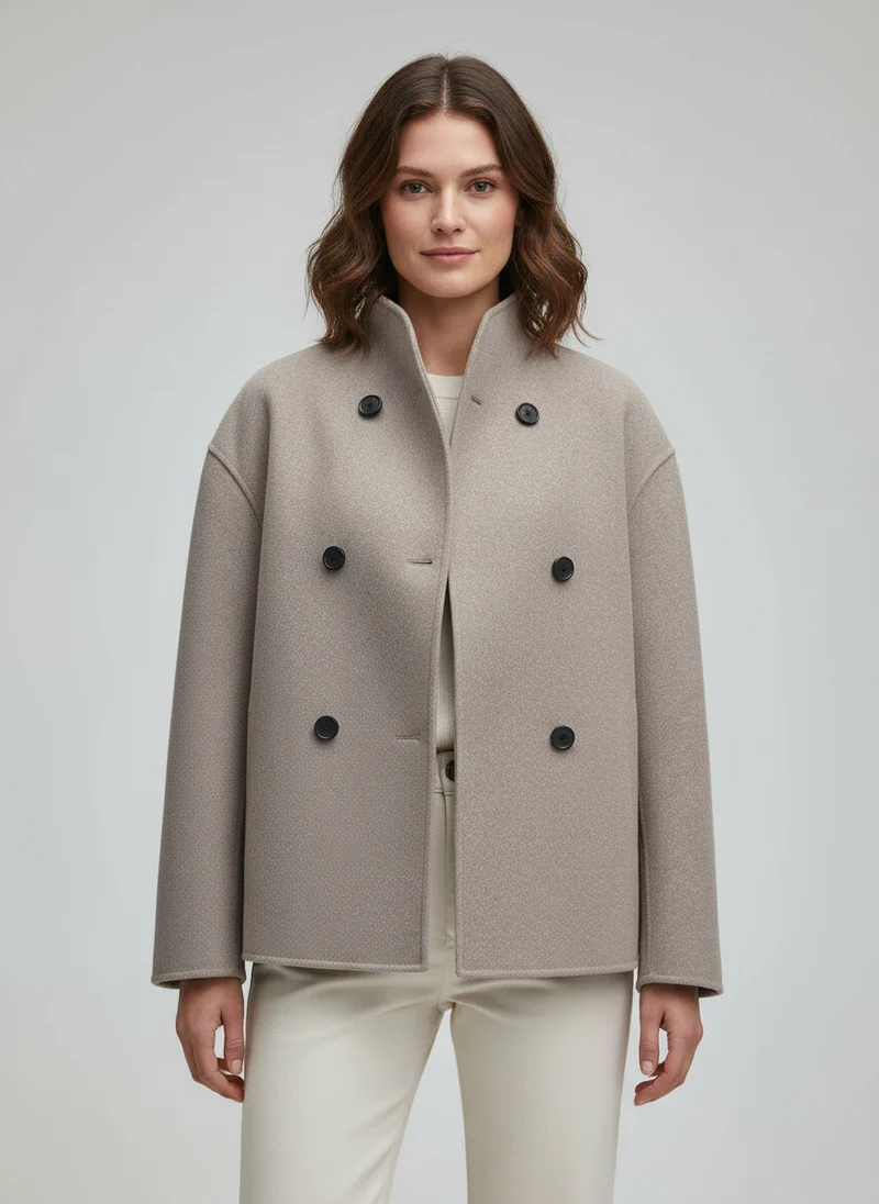 Drune | Damenjacke – Kurze Wolljacke in Beige mit Stehkragen & Knopfverschluss