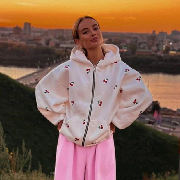 Damen Kapuzenpullover mit fruchtigem Allover-Design und Reißverschluss Drune