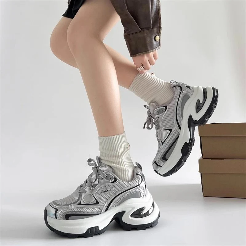 Damen Skulpturale Platform‑Sneaker mit Multi‑Layer Mesh‑ und PU‑Mix Drune