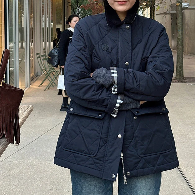 Damen Modische Steppjacke mit hochgeschlossenem Kragen und großen Taschen Drune