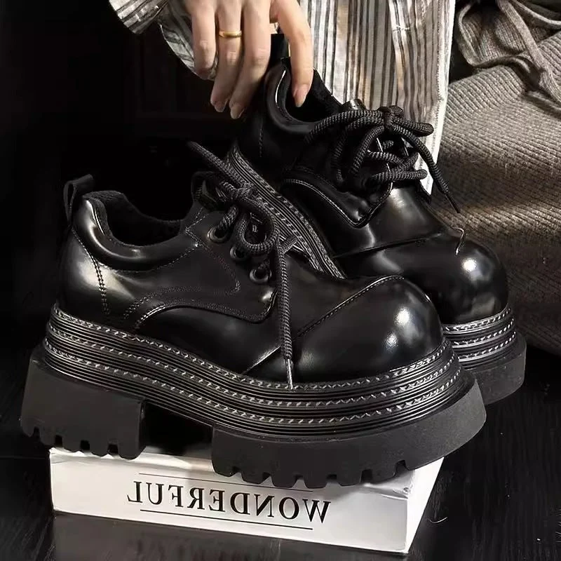 Damen Chunky Schnürschuhe mit doppelter Sohle und innovative Akzent Drune