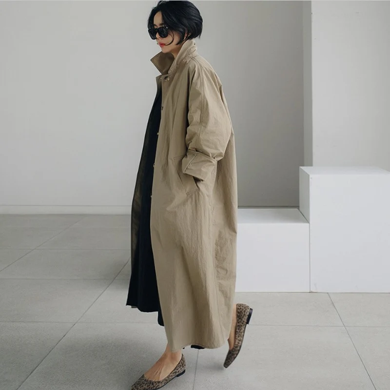Damen Leichter Maxi-Trenchcoat im minimalistischen Oversize-Cut mit hohem Stehkragen und verdeckter Knopfleiste Drune