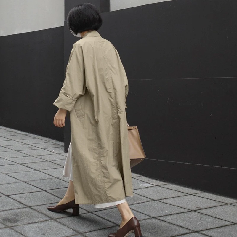 Damen Leichter Maxi-Trenchcoat im minimalistischen Oversize-Cut mit hohem Stehkragen und verdeckter Knopfleiste Drune