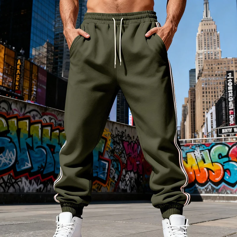 Herren Urbaner Slim-Jogger aus French Terry mit Seitenstreifen und gerippten Bündchen Drune