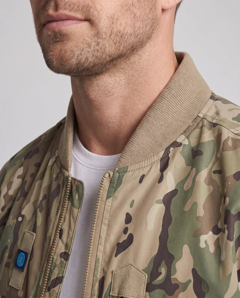 Männliche sportliche Bomberjacke mit mehreren Taschen Drune