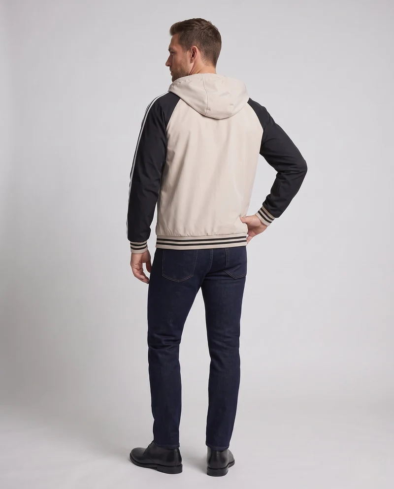 Leichte sportliche Herrenjacke mit Kapuze Drune