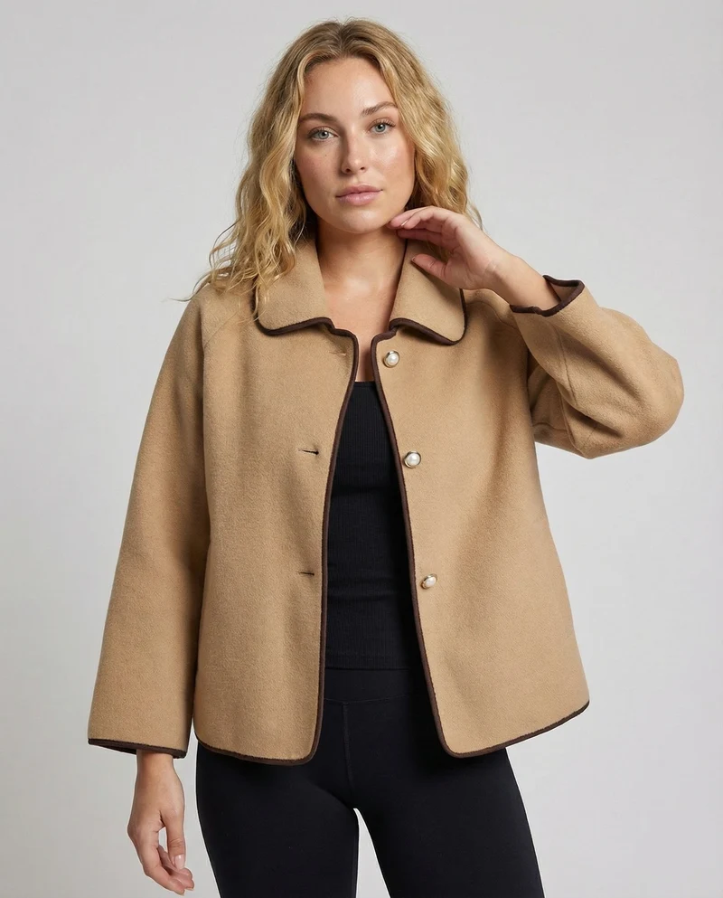 Damen kurze Jacke aus Wollmischung mit Perlenknöpfen
