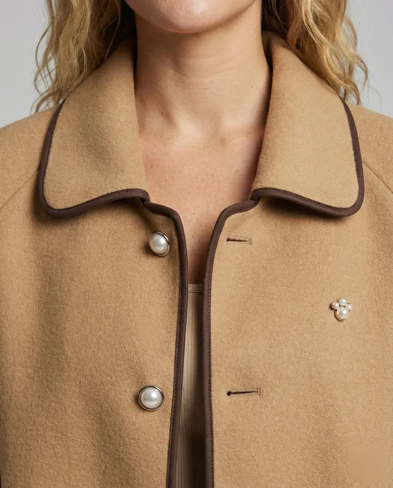 Damen kurze Jacke aus Wollmischung mit Perlenknöpfen