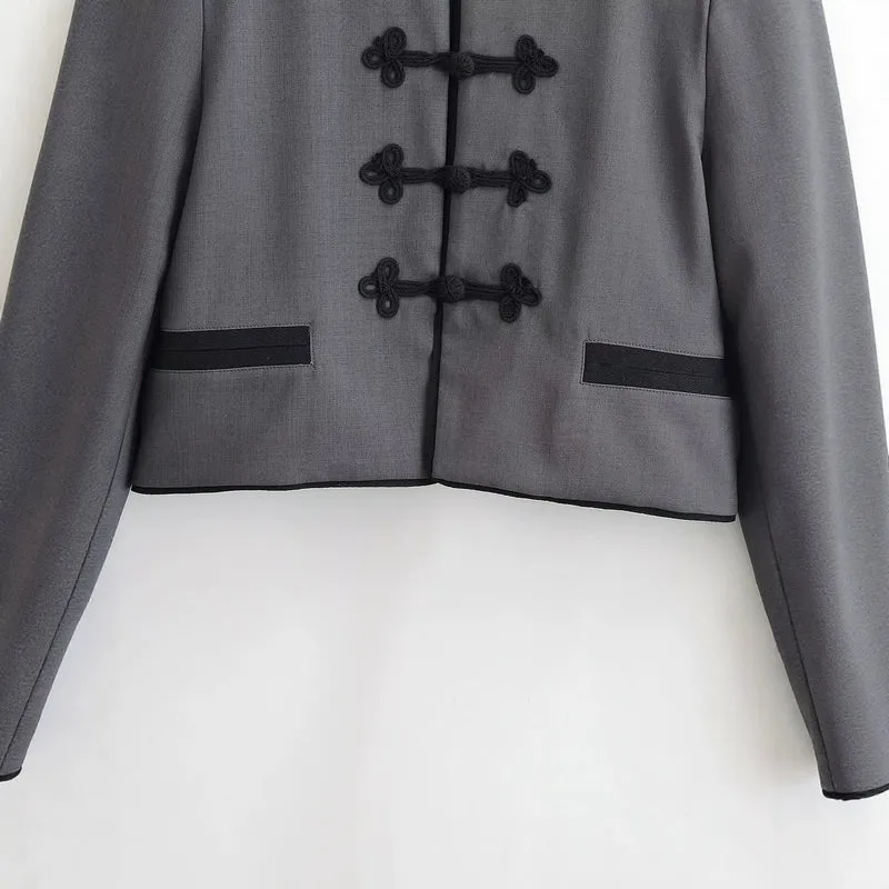 Damen Kurzjacke mit Mandarinkragen und dekorativen Knotenverschlüssen Drune