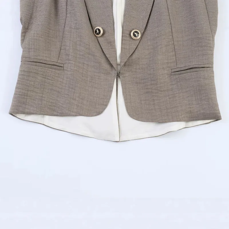 Damen Kurzblazer mit Stehkragen, doppelreihiger Zierknopfleiste und taillierter Silhouette Drune