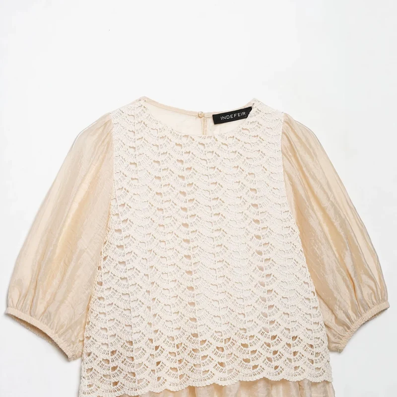Damen Häkel-Overlay-Bluse mit Volant-Underlayer und Puffärmeln Drune